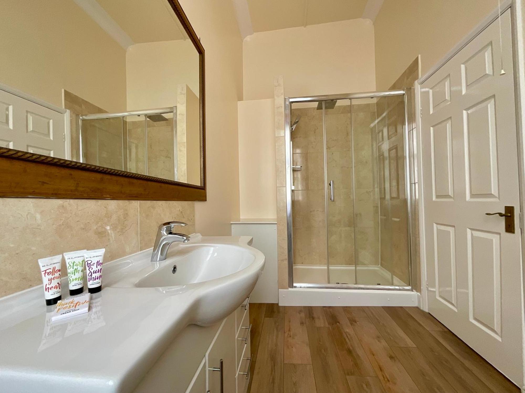 Vernon Guesthouse Eastbourne Luaran gambar